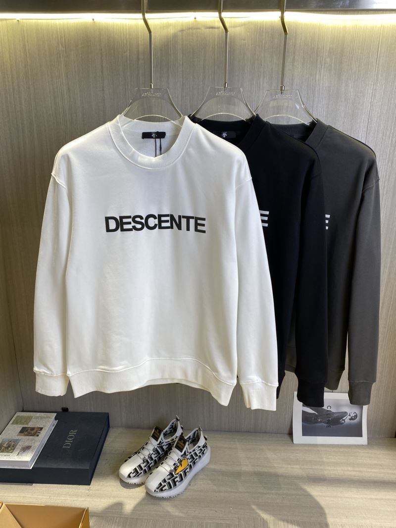 Descente Hoodies